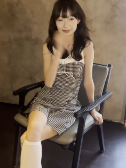 泄密互动原档两位妹子14V合集70M珍藏版