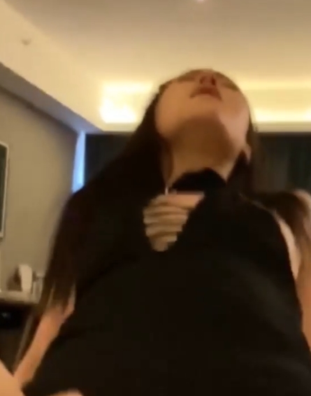 空姐私密影像白金版1V168M服装诱惑