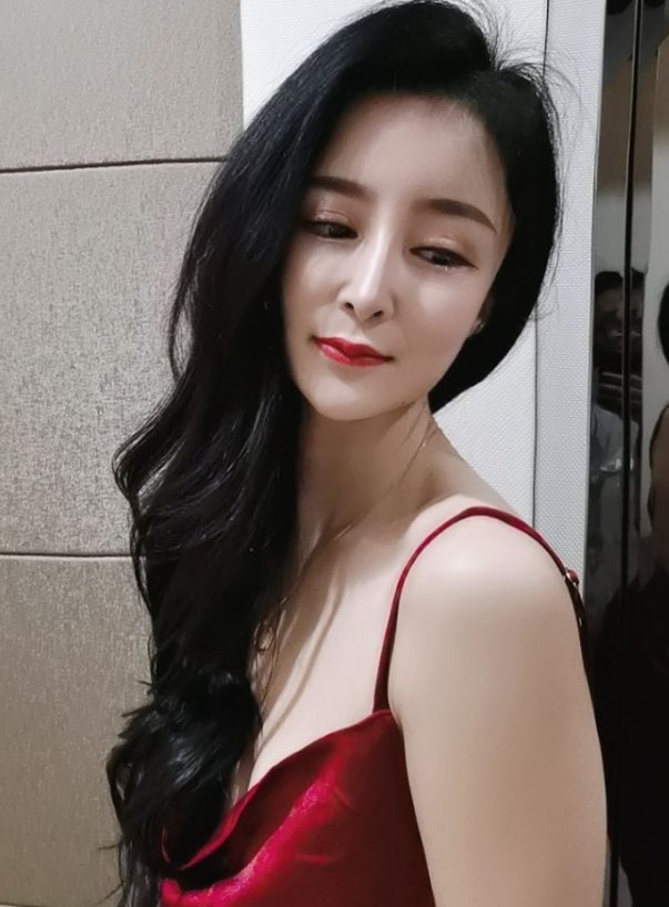 魅惑网络真实空姐蔓CC私拍合集31部1.86G