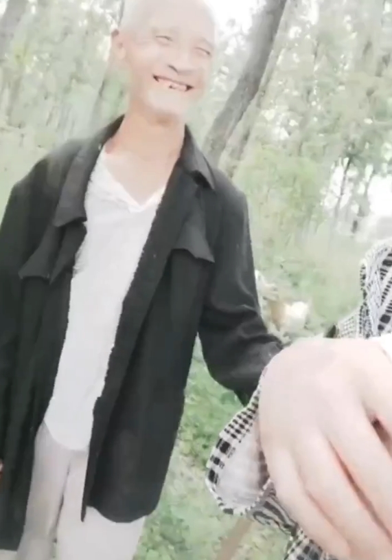 黄播少妇户外勾引火辣1v459m