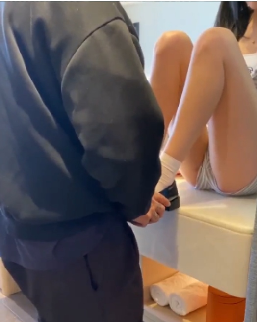 双马尾大学生美少女东坡先生原创脚癖视频2V1.2GB绝妙体验