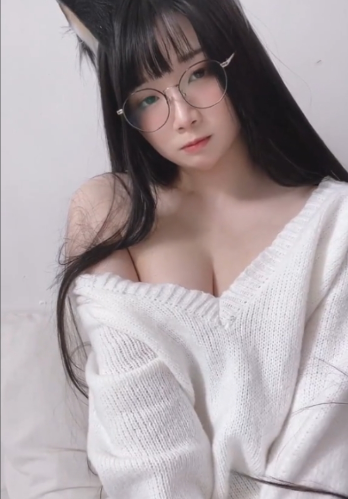 嫩妹放纵实录19V合集10.6G水灵动人