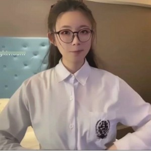 百度盘露脸眼镜学生司雨婚纱新娘女仆服装无屏障进入视频1部866M反差