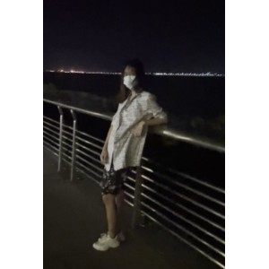 9V9G推特小小星户外春光乍泄双峰饱满