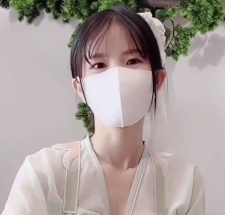 优质身材网红碧水瑶透视给力佳作1V1220M某房热传