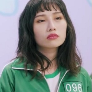 糖心李蓉儿50G鱿鱼游戏大人翻拍合集，88部黑丝太饱满