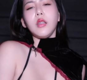 三套性感换装倪娜英文老师网盘1V404M骚到崩坏