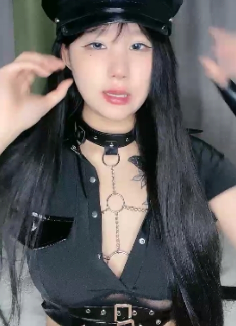 半糖平台00后玩偶姐姐坚挺Q弹1V189M太有料